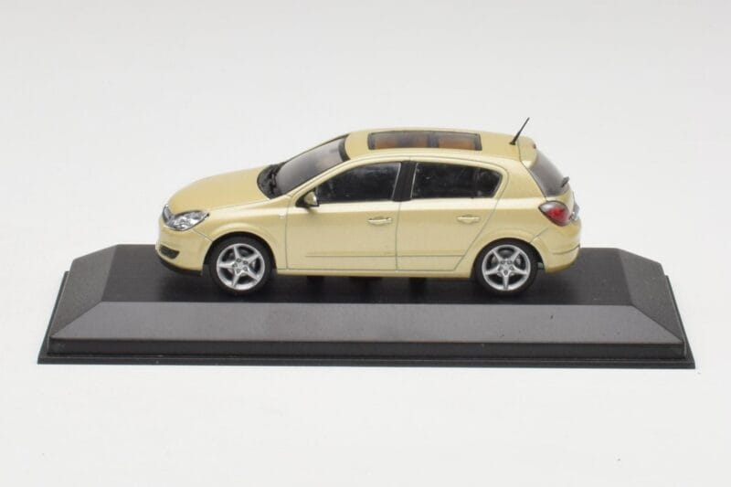 Opel Astra H Amarelo Metálico Minichamps 1:43 403043003 Metal