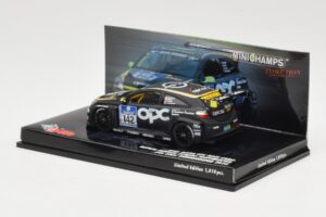 Opel Astra OPC #142 Rathje / Bueler / Scharf / Hoffmeister 24 Hours Nurburgring 2010 Minichamps 1:43 437104142 Metal - imagem 3 de 4