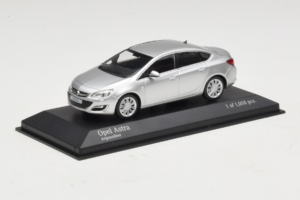 Opel Astra J Prata Minichamps 1:43 410042000 Metal - imagem 2 de 5