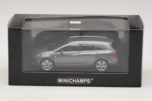 Opel Astra J Sports Tourer Minichamps 1:43 400049014 Metal - imagem 4 de 4