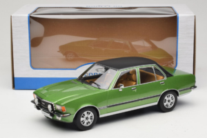 Opel Commodore B Verde MCG 1:18 MCG18565 Metal - imagem 6 de 6