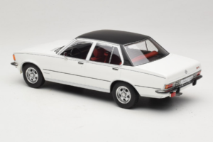 Opel Commodore B Branco MCG 1:18 MCG18564 Metal - imagem 5 de 6