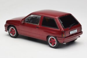 Opel Corsa A Custom Vermelho MCG 1:18 MCG18433 Metal - imagem 5 de 6