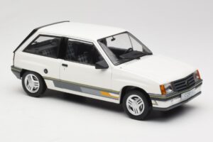 Opel Corsa A Sprint Branco MCG 1:18 MCG18432 Metal - imagem 4 de 6