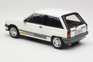 Opel Corsa A Sprint Branco MCG 1:18 MCG18432 Metal - imagem 5 de 6