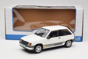 Opel Corsa A Sprint Branco MCG 1:18 MCG18432 Metal - imagem 6 de 6