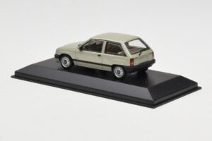 Opel Corsa A Swing Verde Minichamps 1:43 400045002 Metal - imagem 3 de 4