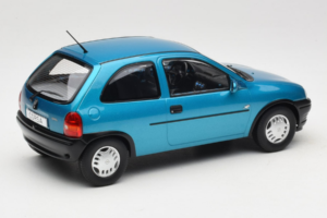 Opel Corsa B Blue Metallic MCG 1:18 MCG18514 Metal - imagem 2 de 6