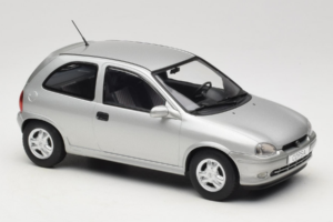 Opel Corsa B Grey Metallic MCG 1:18 MCG18515 Metal - imagem 4 de 6