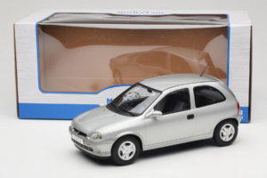 Opel Corsa B Grey Metallic MCG 1:18 MCG18515 Metal - imagem 6 de 6