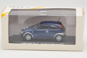 Opel Corsa C 1.5M Made in Eisenach Minichamps 1:43 OPEL003 Metal - imagem 4 de 4