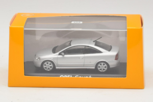 Opel Coupe Bertone Prateado Minichamps 1:43 B24910027 Metal - imagem 4 de 4