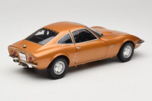 Opel GT Dourado Minichamps 1:18 180049025 Metal - imagem 3 de 8