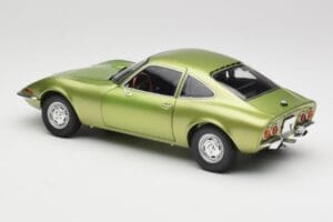 Opel GT Green Metallic Minichamps 1:18 180049029 Metal - imagem 7 de 8