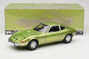 Opel GT Green Metallic Minichamps 1:18 180049029 Metal - imagem 8 de 8