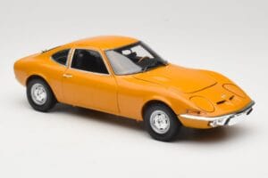 Opel GT Ocre Minichamps 1:18 180049031 Metal - imagem 6 de 8