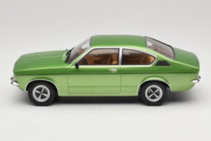 Opel Kadett C Coupe Verde MCG 1:18 MCG18599 Metal - imagem 3 de 6