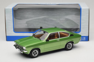 Opel Kadett C Coupe Verde MCG 1:18 MCG18599 Metal - imagem 6 de 6