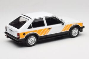 Opel Kadett D SR Branco com Decor Amarelo MCG 1:18 MCG18534 Metal - imagem 2 de 6