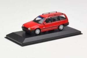 Opel Kadett E Club Station Wagon Vermelho Minichamps 1:43 400045910 Metal - imagem 3 de 3