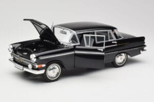 Opel Kapitan P1 Preto Revell 1:18 08822 Metal - imagem 2 de 8