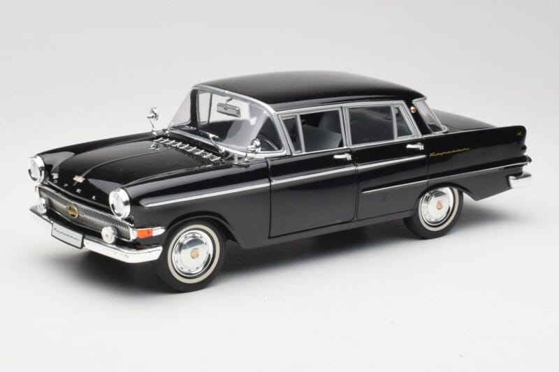 Opel Kapitan P1 Preto Revell 1:18 08822 Metal