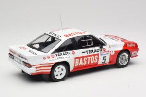Opel Manta 400 #5 G. Colsoul Rally Ypres 1985 IXO 1:18 18RMC134 Metal - imagem 2 de 6
