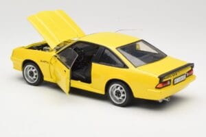 Opel Manta B GT/E Amarelo Revell 1:18 08421 Metal - imagem 5 de 8