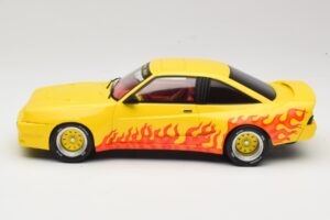 Opel Manta B Mattig Amarelo com Chama MCG 1:18 MCG18115 Metal - imagem 3 de 6
