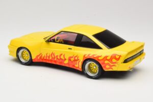 Opel Manta B Mattig Amarelo com Chama MCG 1:18 MCG18115 Metal - imagem 5 de 6