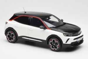 Opel Mokka-E GS Line Jada Branco Otto 1:18 OT1045 Resina - imagem 4 de 6