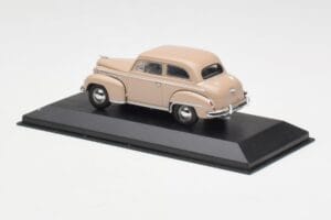 Opel Olympia A Bege Minichamps 1:43 430040404 Metal - imagem 3 de 4