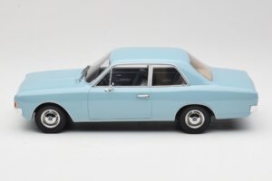 Opel Rekord C Azul Claro Minichamps 1:18 107047002 Metal - imagem 3 de 6
