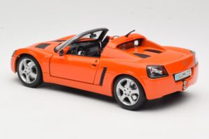 Opel Speedster Laranja Maisto 1:18 31615 Metal - imagem 7 de 8