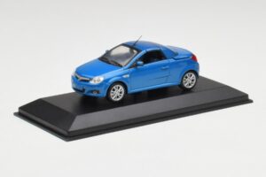 Opel Tigra Twin Top Azul Minichamps 1:43 919084 Metal - imagem 2 de 4