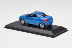 Opel Tigra Twin Top Azul Minichamps 1:43 919084 Metal - imagem 3 de 4
