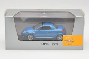 Opel Tigra Twin Top Azul Minichamps 1:43 919084 Metal - imagem 4 de 4