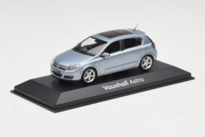 Opel Astra H Blue Metallic Minichamps 1:43 ASTRA004 Metal - imagem 2 de 4