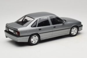 Opel Vectra A 2000 16V Cinzento Escuro MCG 1:18 MCG18462 Metal - imagem 2 de 6