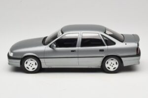 Opel Vectra A 2000 16V Cinzento Escuro MCG 1:18 MCG18462 Metal - imagem 3 de 6