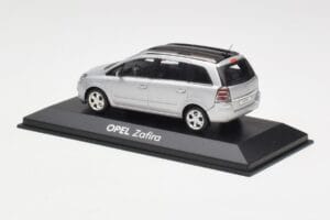 Opel Zafira B Prata Minichamps 1:43 1799109 Metal - imagem 3 de 4