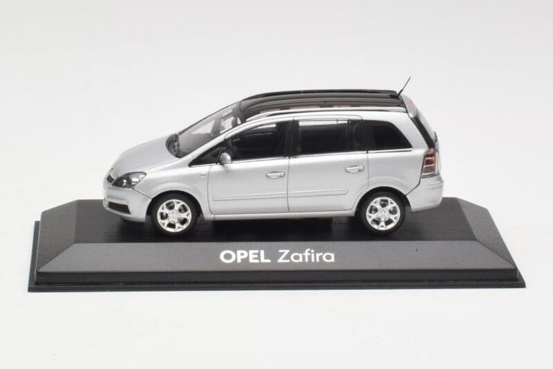 Opel Zafira B Prata Minichamps 1:43 1799109 Metal
