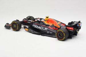 Oracle Red Bull Racing RB18 #11 S. Perez Miami GP 2022 Minichamps 1:18 110220511 Metal - imagem 5 de 6