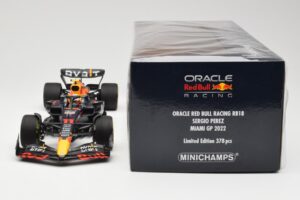 Oracle Red Bull Racing RB18 #11 S. Perez Miami GP 2022 Minichamps 1:18 110220511 Metal - imagem 6 de 6