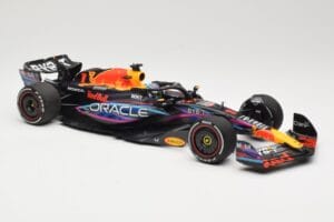 Oracle Red Bull Racing RB19 #1 M. Verstappen Winner Miami GP 2023 Minichamps 1:18 110230501 Metal - imagem 4 de 6