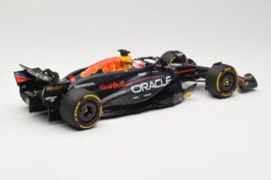 Red Bull Racing RB20 #1 M. Verstappen Winner China GP 2024 Minichamps 1:18 110240501 Metal - imagem 2 de 6