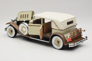 Packard Brewster Branco Signature Models 1:18 PACKARD001 Metal - imagem 5 de 8