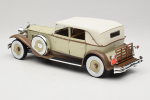 Packard Brewster Branco Signature Models 1:18 PACKARD001 Metal - imagem 7 de 8