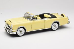 Packard Caribbean Cabriolet Amarelo Road Signature 1:18 92798 Metal