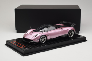 Pagani Huayra BC Pearl Pink AB Models 1:18 REMC032 Resina - imagem 7 de 7